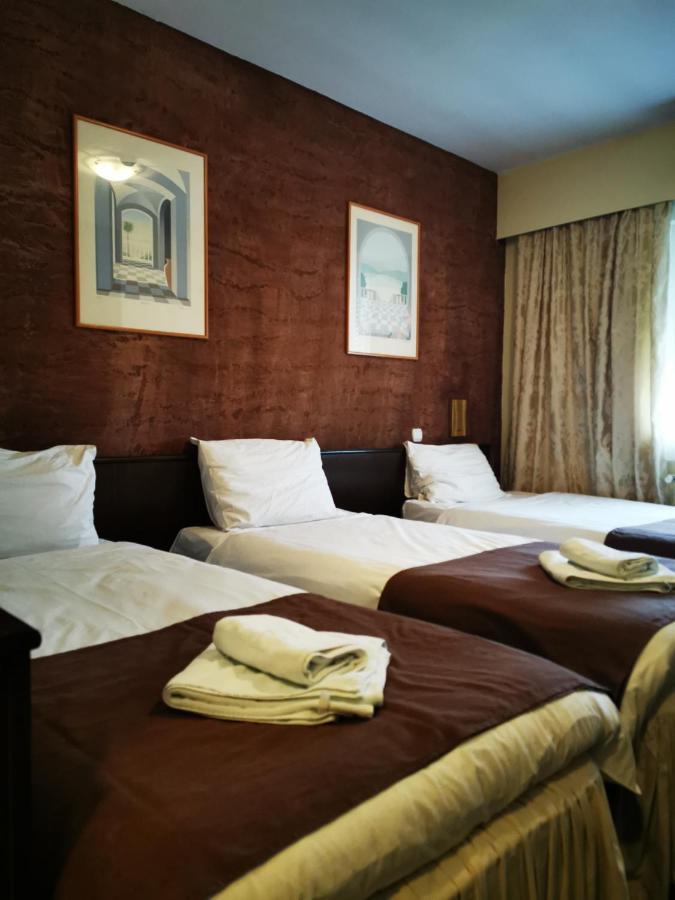 Garni Hotel Oasis Belgrado Exterior foto