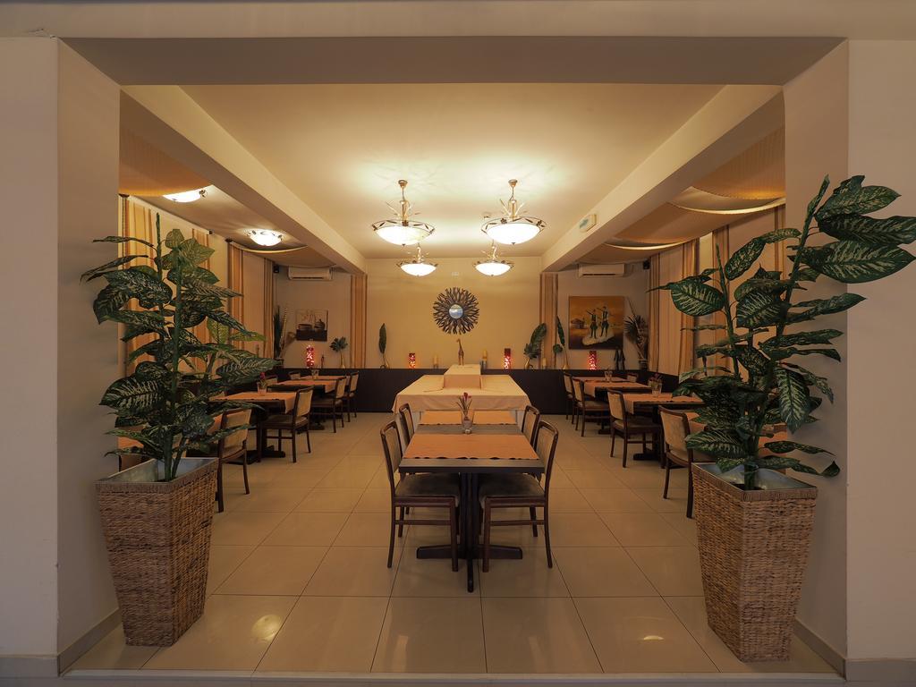 Garni Hotel Oasis Belgrado Exterior foto