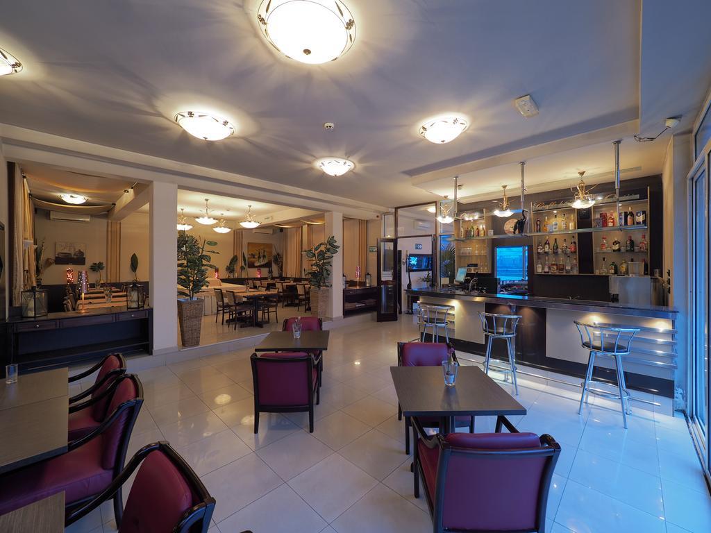Garni Hotel Oasis Belgrado Exterior foto