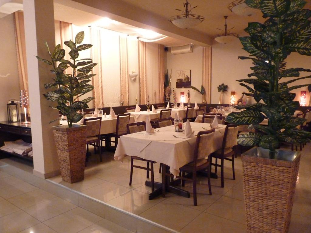 Garni Hotel Oasis Belgrado Exterior foto
