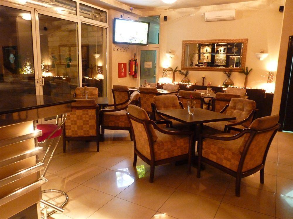 Garni Hotel Oasis Belgrado Exterior foto
