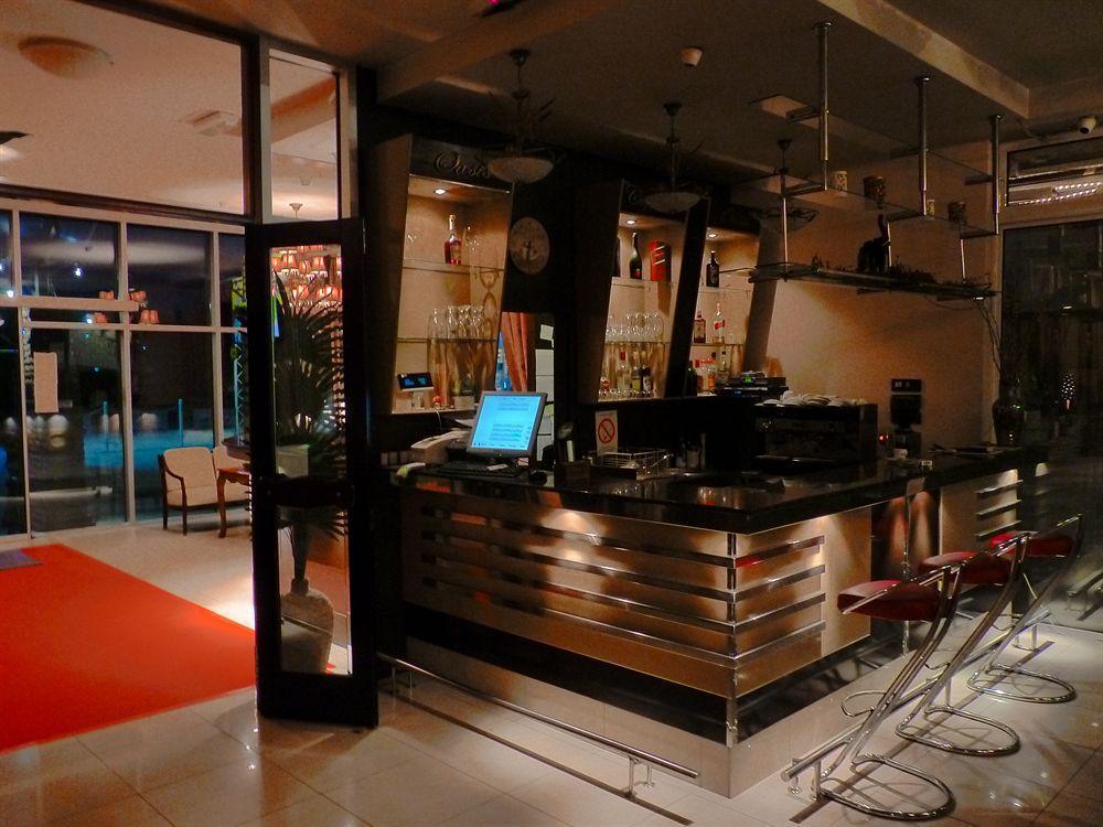 Garni Hotel Oasis Belgrado Exterior foto