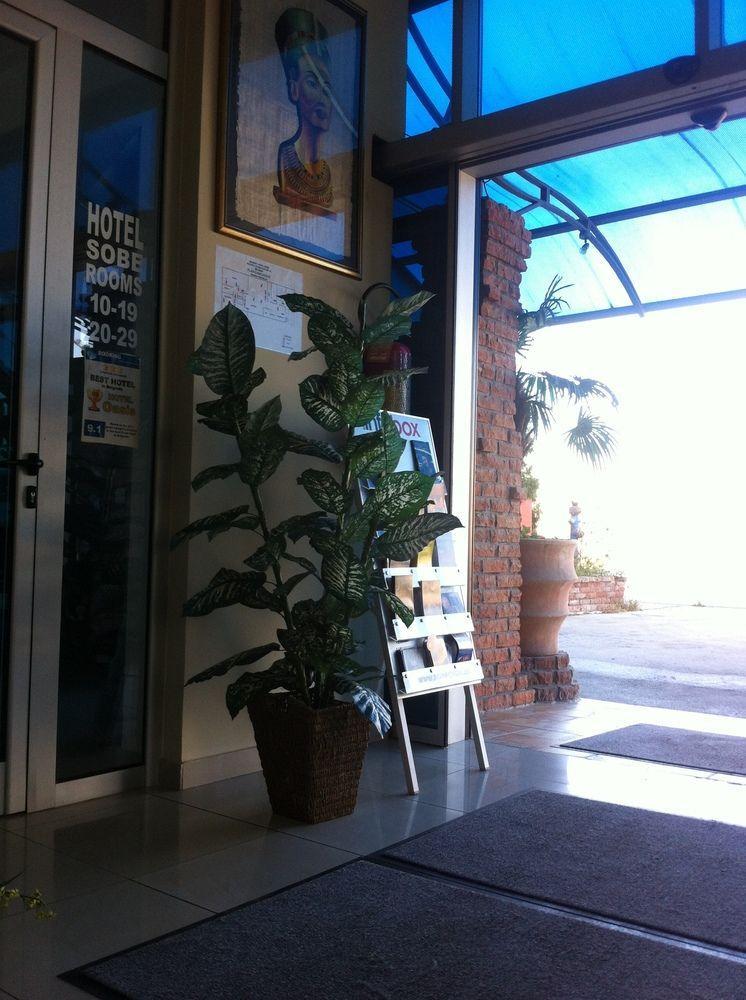 Garni Hotel Oasis Belgrado Exterior foto