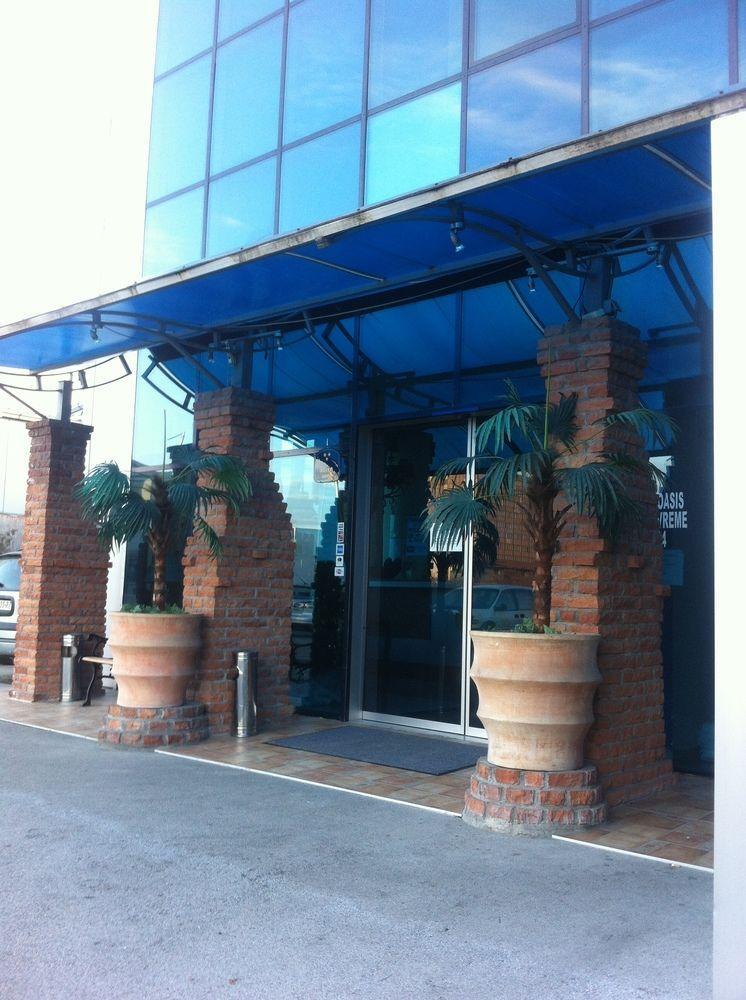 Garni Hotel Oasis Belgrado Exterior foto