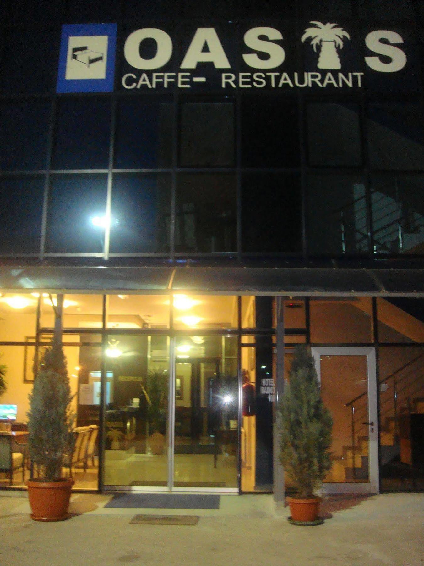 Garni Hotel Oasis Belgrado Exterior foto